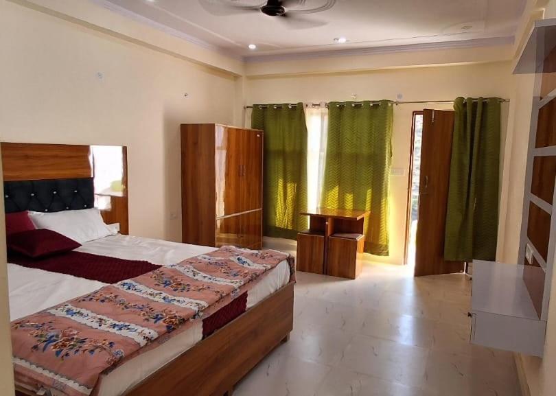 Parvatiya Homestay Масурі Екстер'єр фото