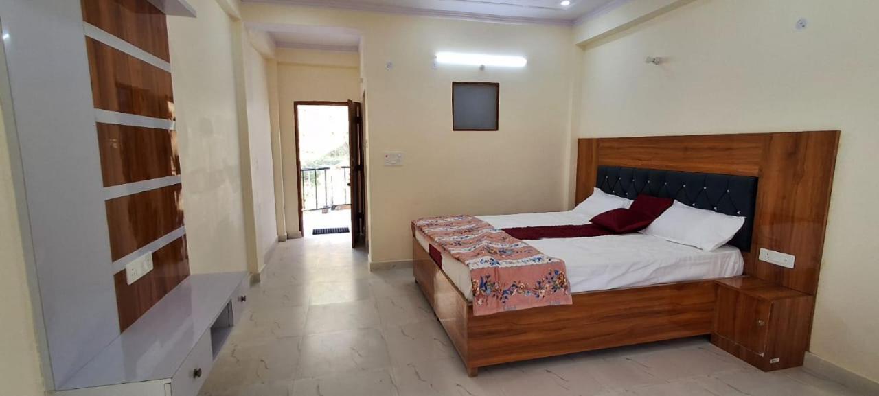 Parvatiya Homestay Масурі Екстер'єр фото