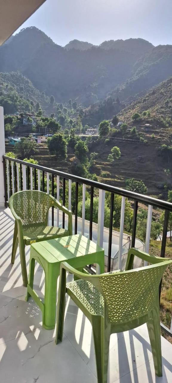 Parvatiya Homestay Масурі Екстер'єр фото