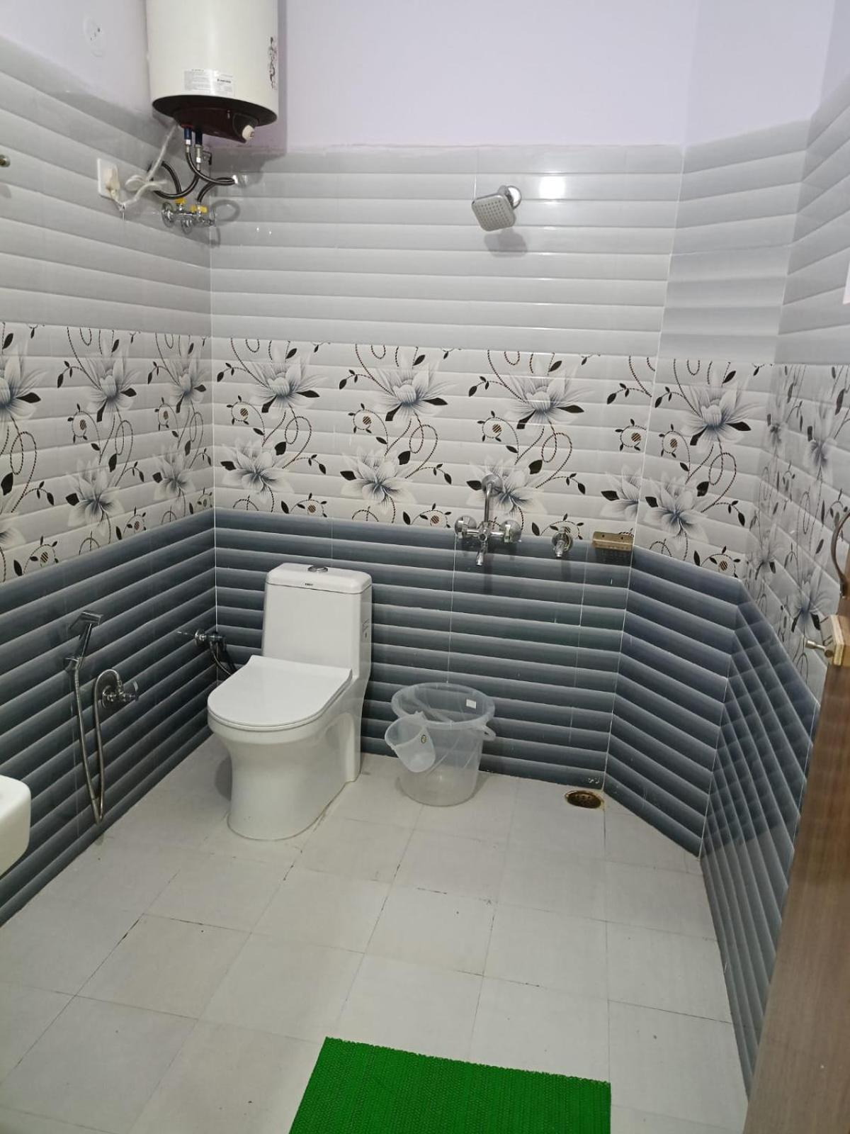 Parvatiya Homestay Масурі Екстер'єр фото